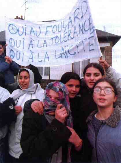 manifestantes oui au foulard