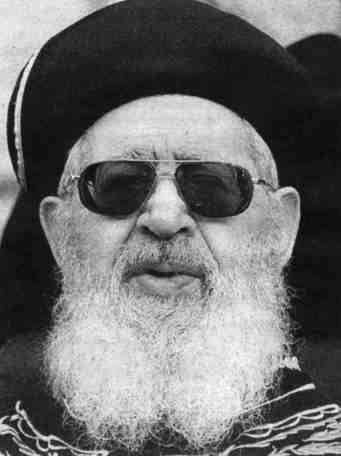 le
rabbin Ovadia Yossef, le chef du  Shass ,
l’un des partis de l’extrme droite religieuse
isralienne